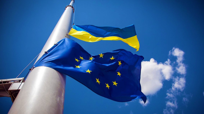 Мінекономіки назвало сектори, які першими виграють від «промислового безвізу» Мінекономіки назвало сектори, які першими виграють від «промислового безвізу»