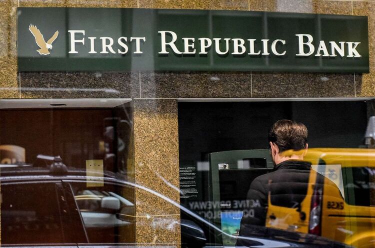 First Republic Bank розглядає можливість продажу активів на суму від $50 млрд до $100 млрд First Republic Bank розглядає можливість продажу активів на суму від $50 млрд до $100 млрд