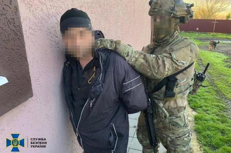 фото СБУ СБУ затримала колаборанта, який вивозив зерно з Харківщини до росії