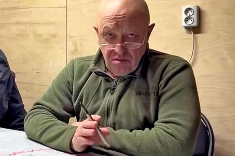 Prigozhin says he will hand over Wagner PMC positions near Bakhmut to Kadyrov's fighters Prigozhin says he will hand over Wagner PMC positions near Bakhmut to Kadyrov's fighters