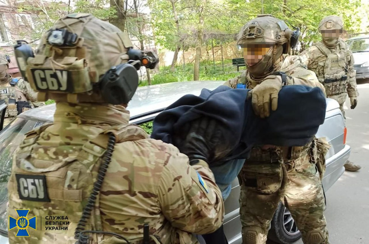 СБУ затримала ворожих агентів, які готували теракти проти командування ЗСУ СБУ затримала ворожих агентів, які готували теракти проти командування ЗСУ