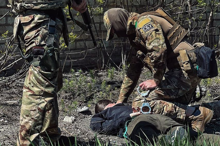 СБУ затримала двох коригувальників ворожого вогню у Краматорську СБУ затримала двох коригувальників ворожого вогню у Краматорську