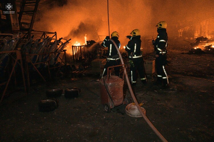 Рашисти двічі за ніч атакували Тернопіль Рашисти двічі за ніч атакували Тернопіль