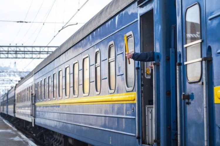 «Укрзалізниця» відновлює рух ділянкою колії через Хмельницький, пошкодженої внаслідок ворожих обстрілів «Укрзалізниця» відновлює рух ділянкою колії через Хмельницький, пошкодженої внаслідок ворожих обстрілів