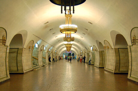 Київрада перейменувала станції метро «Площа Льва Толстого» та «Дружби народів»