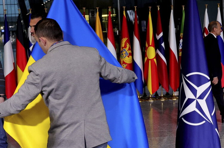 Україна зараз не може виконати низку умов для вступу до НАТО — Шольц