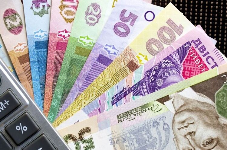 Середня зарплата в Україні за рік зросла на 3% Середня зарплата в Україні за рік зросла на 3%