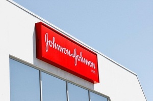 Johnson&Johnson припиняє постачання в росію контактних лінз