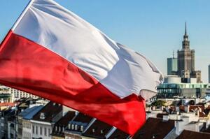 Польща з 1 червня закриє кордон для вантажівок з росії та Білорусі