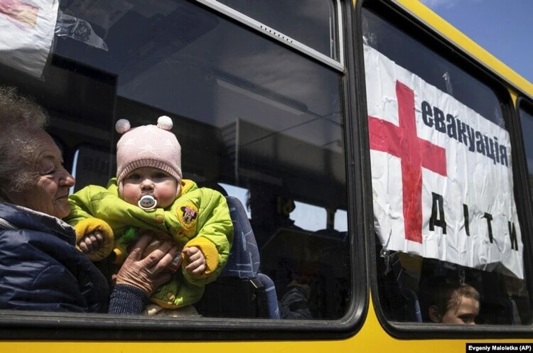 Примусова евакуація дітей оголошена на Донеччині, безпекова ситуація там критична – МВС