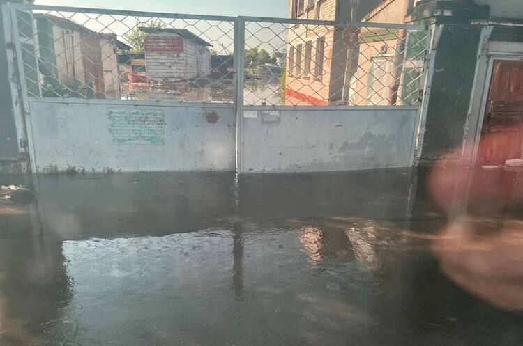 Підрив Каховської ГЕС: Російські міни може принести потоками води до підтоплених населених пунктів Підрив Каховської ГЕС: Російські міни може принести потоками води до підтоплених населених пунктів