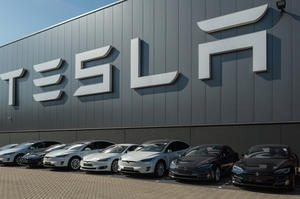 Tesla розглядає можливість будівництва автомобільного заводу в Іспанії – Reuters