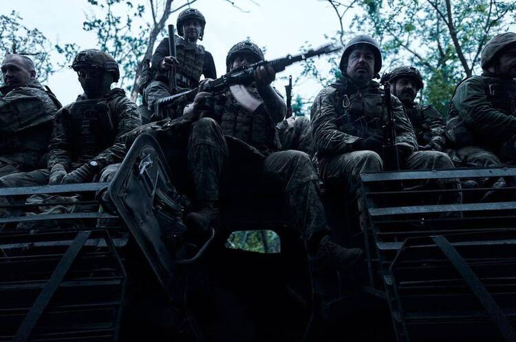 Heavy fighting continues on eastern front: enemy still attempts to fully occupy Donetsk and Luhansk oblasts Heavy fighting continues on eastern front: enemy still attempts to fully occupy Donetsk and Luhansk oblasts