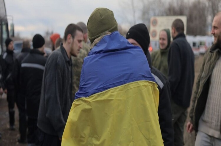 До України повернулися майже 100 полонених – Єрмак До України повернулися майже 100 полонених – Єрмак