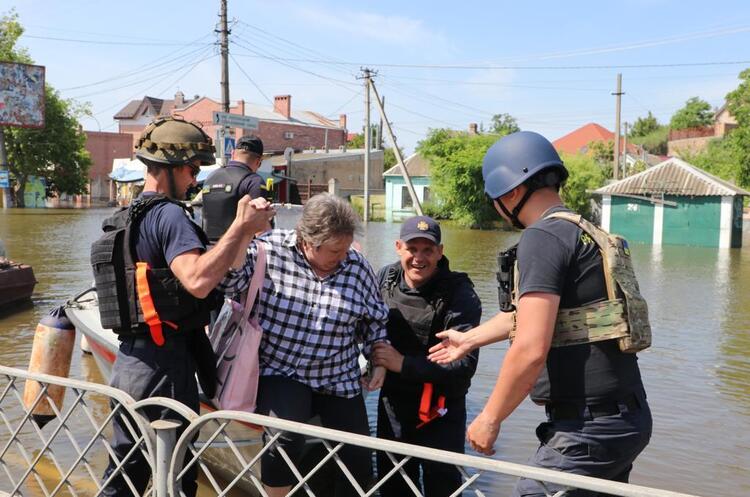 Переселенці з Херсонщини: чекліст громадам для зустрічі постраждалих Переселенці з Херсонщини: чекліст громадам для зустрічі постраждалих
