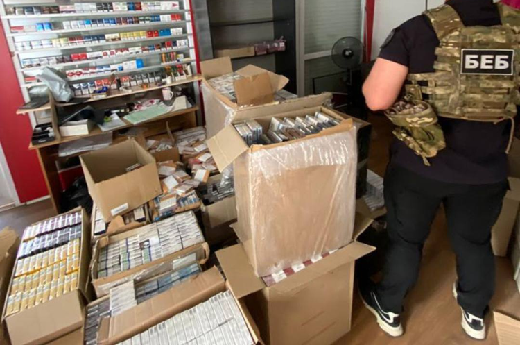 БЕБ викрило схему реалізації контрафактних цигарок та алкоголю БЕБ викрило схему реалізації контрафактних цигарок та алкоголю