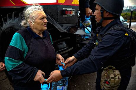 What diseases threaten Ukrainians due to the explosion of the Kakhovka Hydroplant, and how to avoid them?