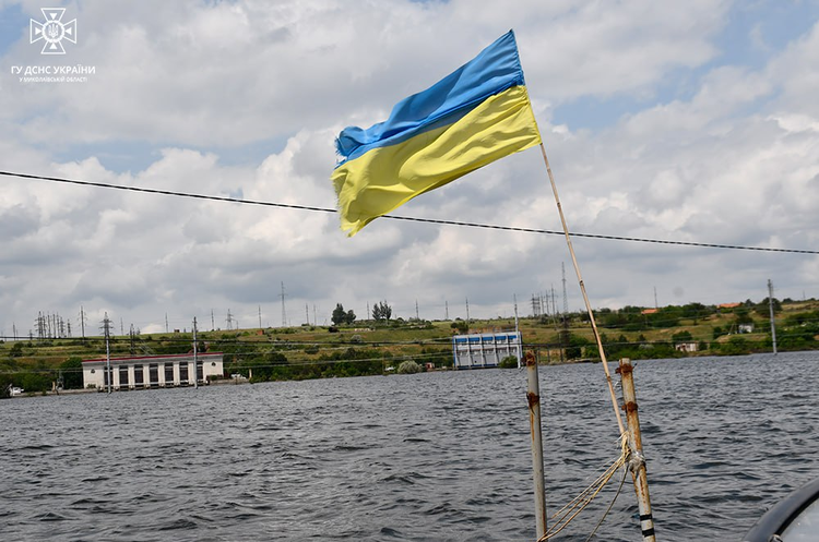 У підтоплених районах починають відновлення електромереж У підтоплених районах починають відновлення електромереж