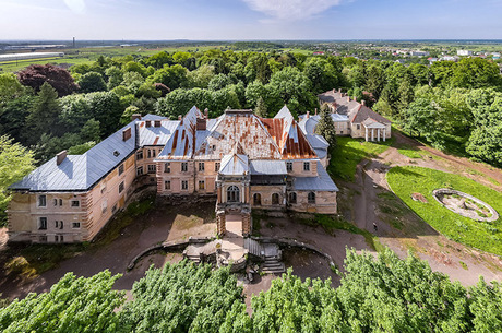 Пам’ятка архітектури палац Жевуських-Лянцкоронських у Роздолі пішов із молотка за 20 млн грн Пам’ятка архітектури палац Жевуських-Лянцкоронських у Роздолі пішов із молотка за 20 млн грн