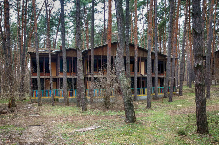 ФДМУ виставив на редукціон 5 липня дитячий оздоровчий комплекс «Придніпровський» на Черкащині ФДМУ виставив на редукціон 5 липня дитячий оздоровчий комплекс «Придніпровський» на Черкащині