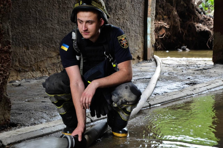 Рівень води на Херсонщині опустився майже на 5 м після підриву дамби Рівень води на Херсонщині опустився майже на 5 м після підриву дамби