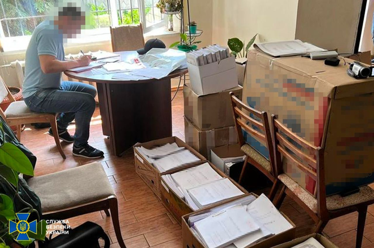 СБУ викрила чиновників на вимаганні хабарів з експортерів українського зерна СБУ викрила чиновників на вимаганні хабарів з експортерів українського зерна
