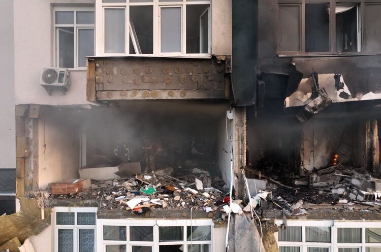 Руйнування у Києві Нічна атака: Сили ППО збили 41 ракету і 2 «шахеди»