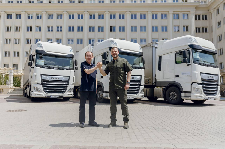 Польща відправить ЗСУ 1000 автоматів і мільйон набоїв Польща відправить ЗСУ 1000 автоматів і мільйон набоїв