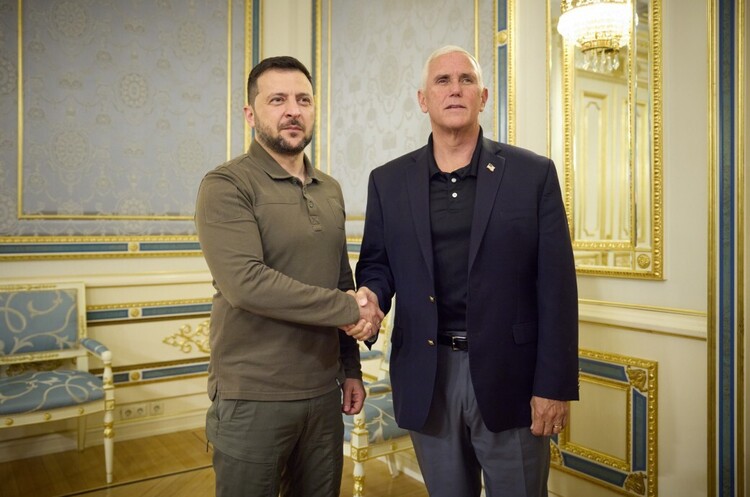 фото Офіційний сайт Президента України Кандидат у президенти США Майкл Пенс несподівано завітав в Україну і зустрівся з Зеленським