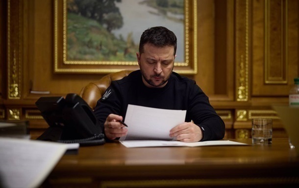 Zelensky signs law on military allowances Zelensky signs law on military allowances