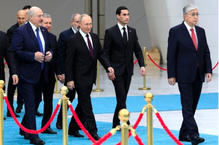 Banks in Kazakhstan are increasingly refusing to accept payments from Russians Banks in Kazakhstan are increasingly refusing to accept payments from Russians