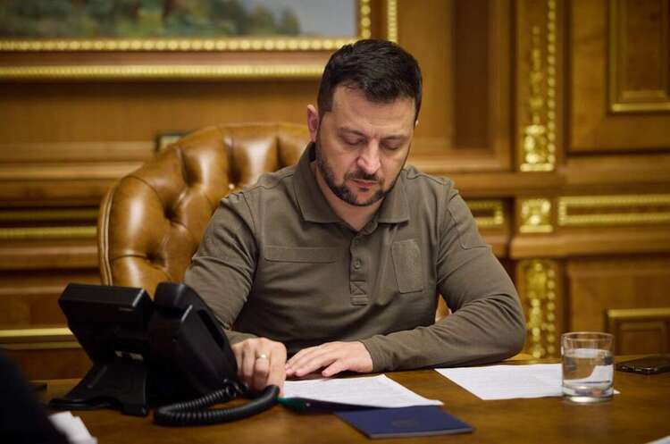 Зеленський підписав закон про обов’язкову реструктуризацію кредитів для переселенців Зеленський підписав закон про обов’язкову реструктуризацію кредитів для переселенців