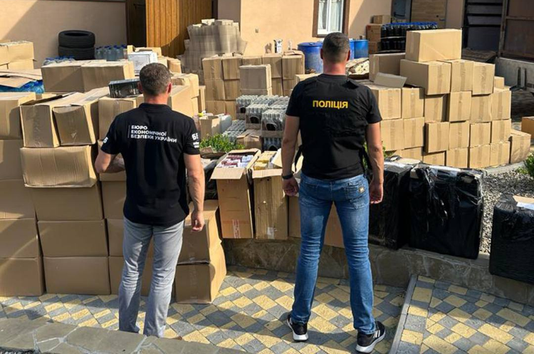 БЕБ викрило підпільний алкогольний цех на Київщині БЕБ викрило підпільний алкогольний цех на Київщині