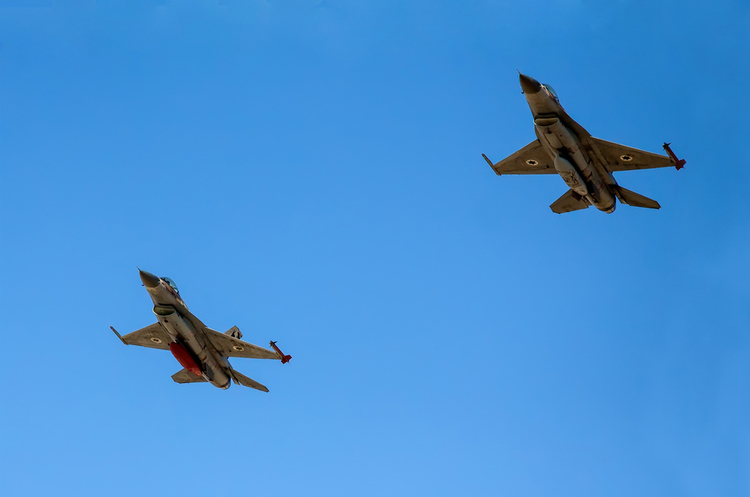       F-16    