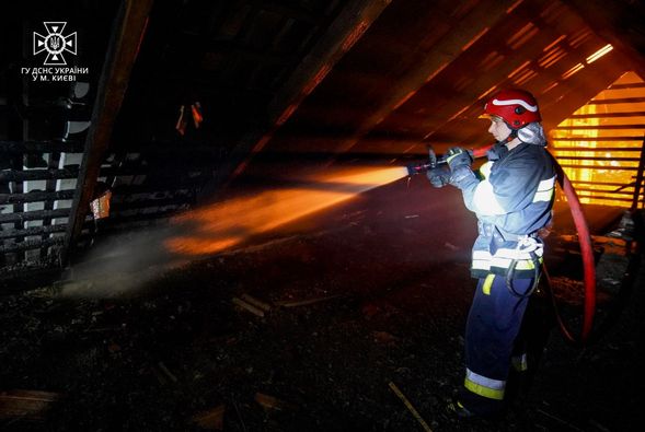 The enemy attacked Kyiv with kamikaze drones, fragments of which hit residential buildings – SES The enemy attacked Kyiv with kamikaze drones, fragments of which hit residential buildings – SES