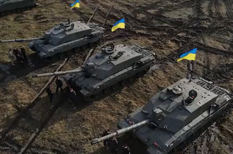 Компанія Babcock ремонтуватиме британську військову техніку з України Компанія Babcock ремонтуватиме британську військову техніку з України