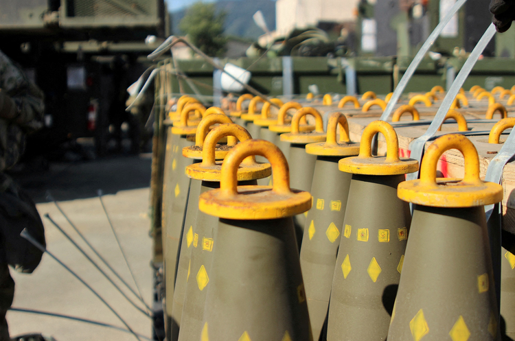 Ukraine receives cluster munitions from the US – CNN Ukraine receives cluster munitions from the US – CNN