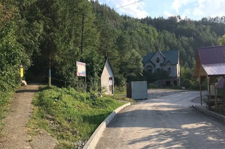 Недобудований готель на одному з туристичних маршрутів на Тернопільщині виставили на повторні торги 31 липня Недобудований готель на одному з туристичних маршрутів на Тернопільщині виставили на повторні торги 31 липня