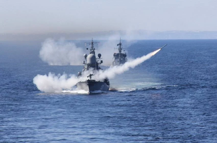 Зображення ілюстративне росія може готувати атаку на судноплавство в Чорному морі «під фальшивим прапором»