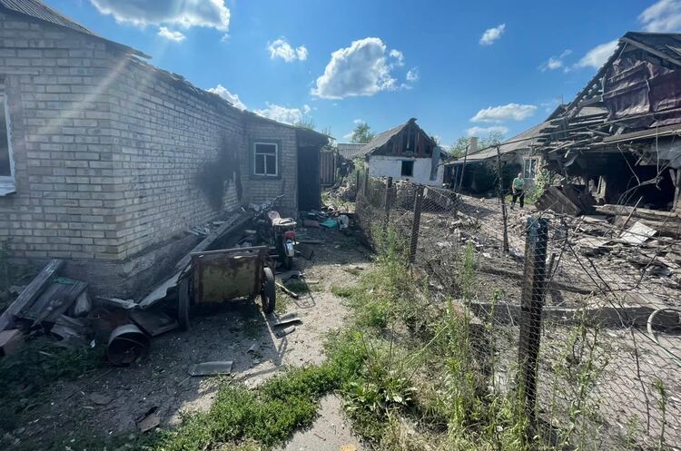 Окупанти обстріляли селище Дружба на Донеччині, загинули двоє дітей Окупанти обстріляли селище Дружба на Донеччині, загинули двоє дітей