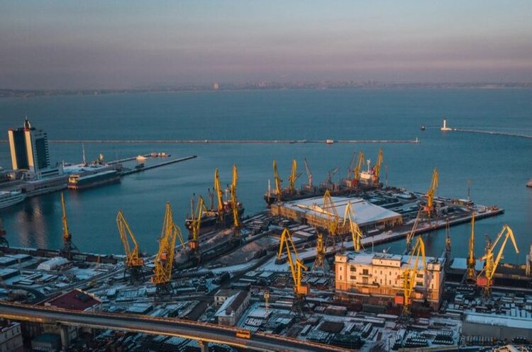 Окупанти знову обстріляли портову інфраструктуру Одещини ракетами «Калібр» – ОВА Окупанти знову обстріляли портову інфраструктуру Одещини ракетами «Калібр» – ОВА