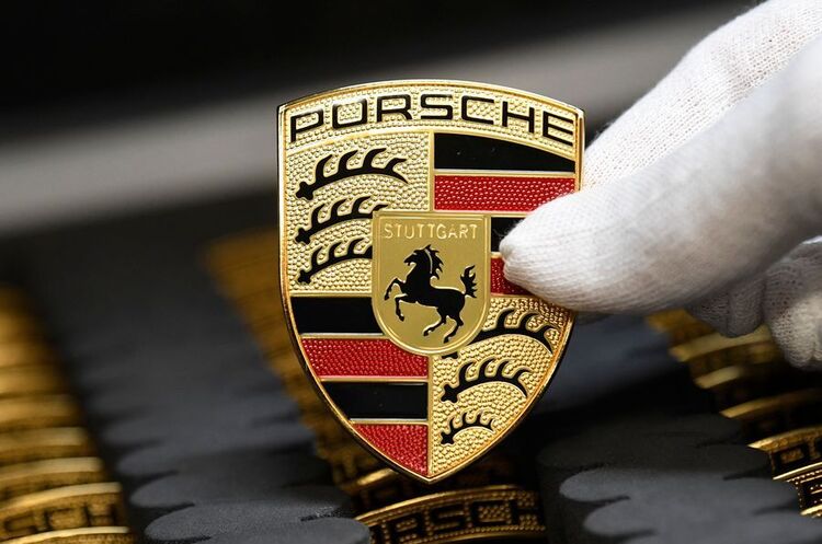Porsche шукає партнерів для заводу з виробництва акумуляторів для електромобілів вартістю $3,3 млрд Porsche шукає партнерів для заводу з виробництва акумуляторів для електромобілів вартістю $3,3 млрд