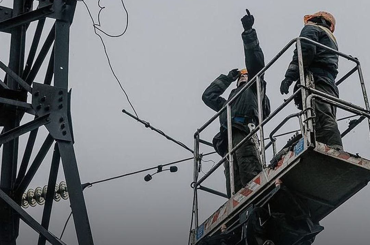Енергетики «ДТЕК» повернули світло для понад 300 000 абонентів Енергетики «ДТЕК» повернули світло для понад 300 000 абонентів
