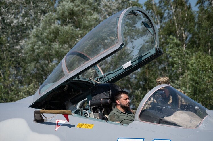 Czechia has given Ukraine a simulator for training Ukrainian pilots on F-16s – Office of the President Czechia has given Ukraine a simulator for training Ukrainian pilots on F-16s – Office of the President