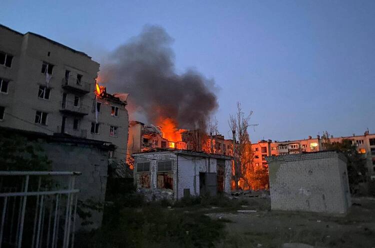 росіяни завдали ракетного удару по місту Покровськ і вбили щонайменше 5 людей росіяни завдали ракетного удару по місту Покровськ і вбили щонайменше 5 людей