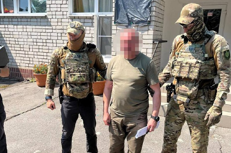 Суд арештував воєнкома, який організував схему збагачення через військовослужбовців Суд арештував воєнкома, який організував схему збагачення через військовослужбовців