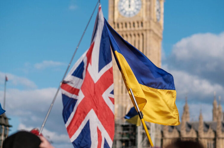 Британія оголосила нові санкції проти 22 осіб за межами рф та 3 російських компаній Британія оголосила нові санкції проти 22 осіб за межами рф та 3 російських компаній