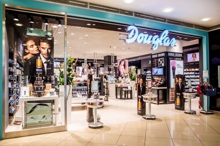 CVC вивчає можливість проведення IPO парфумерного ритейлера Douglas вартістю 7 млрд євро CVC вивчає можливість проведення IPO парфумерного ритейлера Douglas вартістю 7 млрд євро