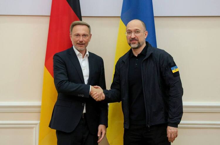 https://t.me/Denys_Smyhal Лінднер: Німеччина має намір щороку виділяти 5 млрд євро на озброєння для України
