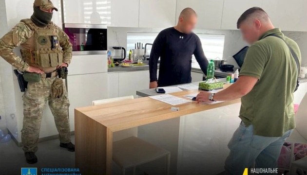 Правоохоронці викрили організовану групу, яка заволоділа землями під Києвом на майже 2 млрд грн Правоохоронці викрили організовану групу, яка заволоділа землями під Києвом на майже 2 млрд грн